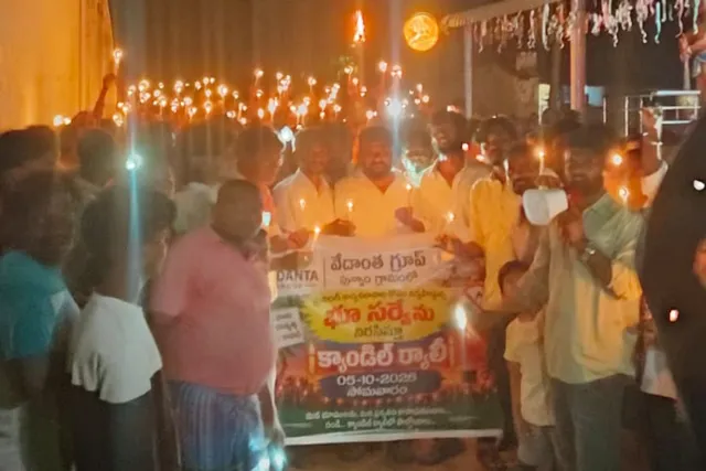 పున్నాం గ్రామంలో భారీగా కొవ్వొత్తుల ర్యాలీ