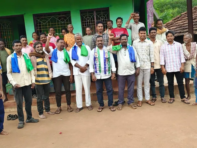 దేవరపల్లిలో వైఎస్సార్సీపీ విస్తృత స్థాయి సమావేశం దేవరపల్లిలో వైఎస్సార్సీపీ విస్తృత స్థాయి సమావేశం