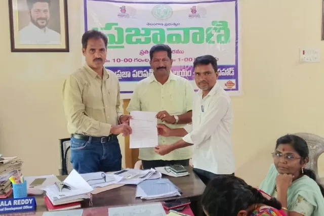 ముసలిమడుగు సమస్యలపై ఎంపీడీవోకు సర్పంచ్ వినతి ముసలిమడుగు సమస్యలపై ఎంపీడీవోకు సర్పంచ్ వినతి