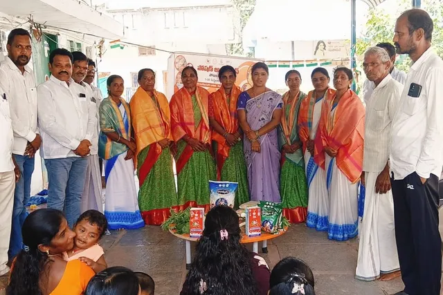 గొర్లవేడులో అంగన్వాడీ, ఆశా కార్యకర్తలకు బీజేపీ సన్మానం