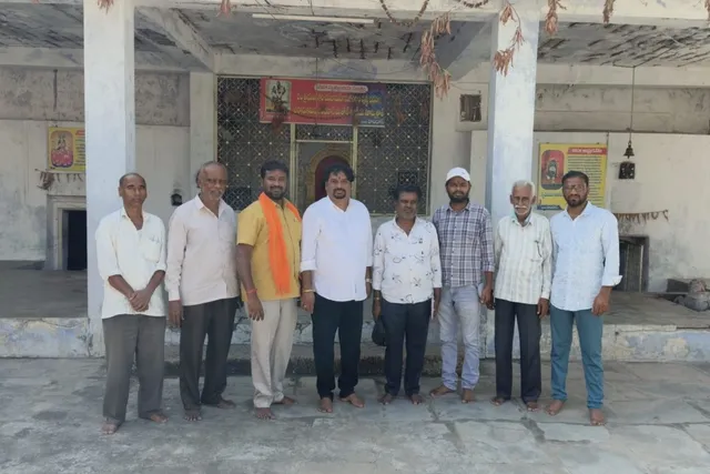 మార్కండేయ మందిరాన్ని సందర్శించిన దేవదాయ శాఖ ఇంజనీర్ మార్కండేయ మందిరాన్ని సందర్శించిన దేవదాయ శాఖ ఇంజనీర్
