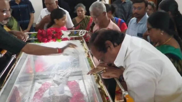 சாலமன் பாப்பையா மறைவு: கதறி அழுத லியோனி