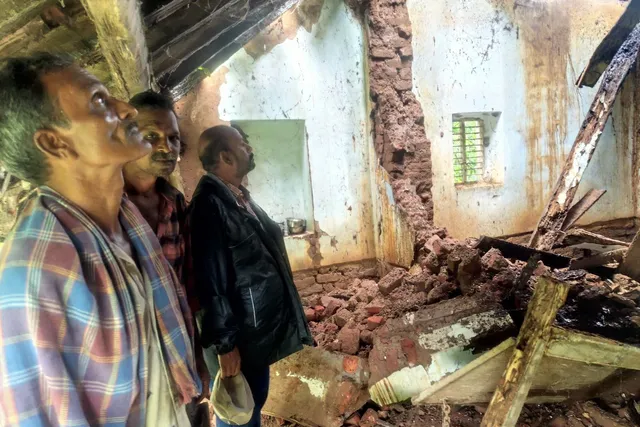 తుఫాన్ తో పెంకుటిల్లు పాక్షిక నష్టం