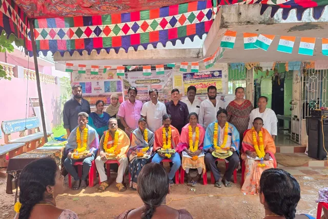 బాదంపూడిలో పారిశుద్ధ్య కార్మికులకు ఘన సత్కారం