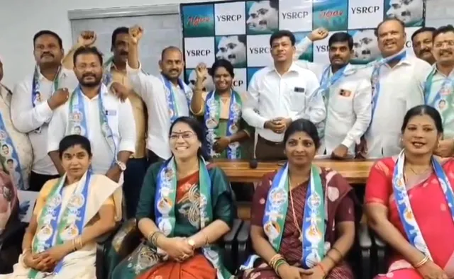 పలాస వైసీపీ ఛైర్మన్‌ అభ్యర్థిగా తాళాసు శ్రీపద్మ ఖరారు