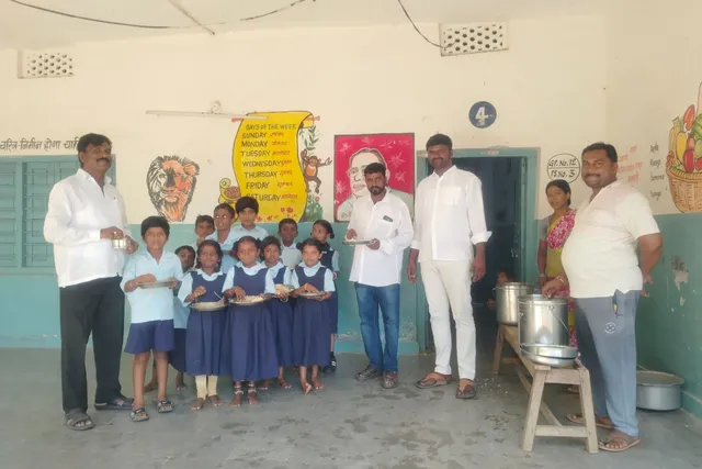 ప్రభుత్వ పాఠశాలను పరిశీలించిన సర్పంచ్, ఉప సర్పంచ్