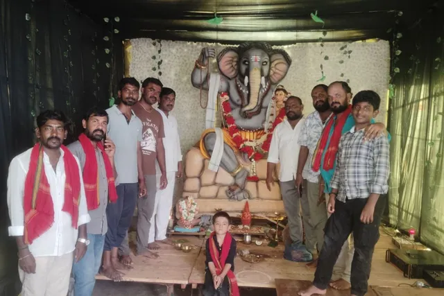 త్రిమూర్తి గణనాధుని దర్శించుకున్న సర్పంచ్