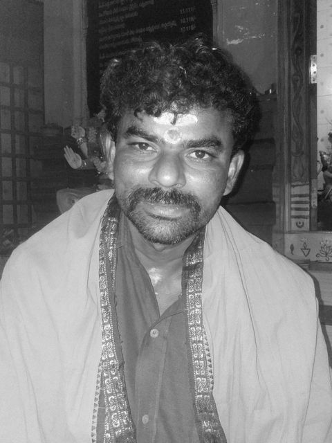 భవాని మాల ధరించిన గురు భవాని ఊడి చినబాబు