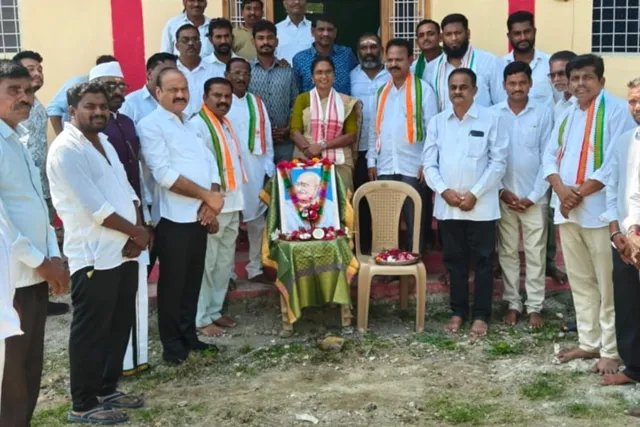 కొమరంభీం జిల్లా కాంగ్రెస్ కార్యాలయంలో గాంధీ జయంతి వేడుకలు