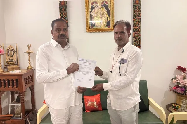 ఎల్‌ఓసీ చెక్కును అందజేసిన మాజీ ఎమ్మెల్యే