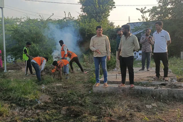 నర్సబాయి కుంటలో హైడ్రా సాయంతో విస్తృత శుభ్రత పనులు నర్సబాయి కుంటలో హైడ్రా సాయంతో విస్తృత శుభ్రత పనులు