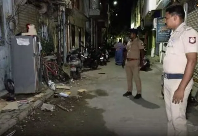 வேளச்சேரி இளைஞர் வெட்டி கொலை: மயிலாப்பூர் போலீசார் விசாரணை