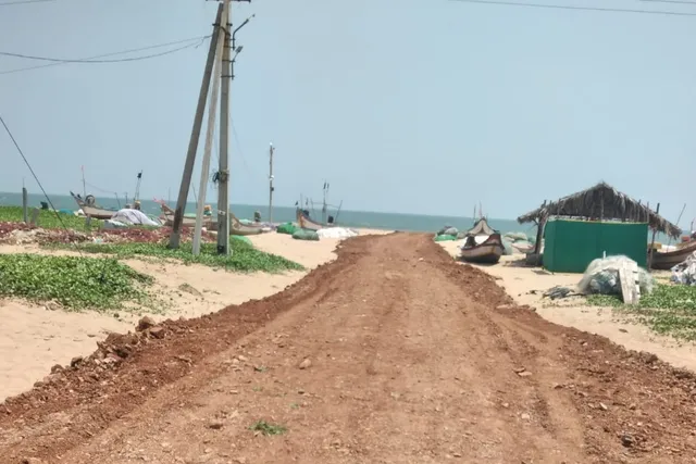 వినాయక నిమజ్జనానికి వచ్చే భక్తుల కోసం రహదారి నిర్మాణం