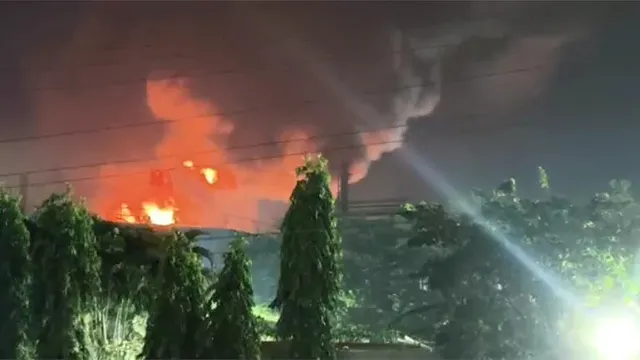 బొబ్బిలిలో భారీ అగ్ని ప్రమాదం