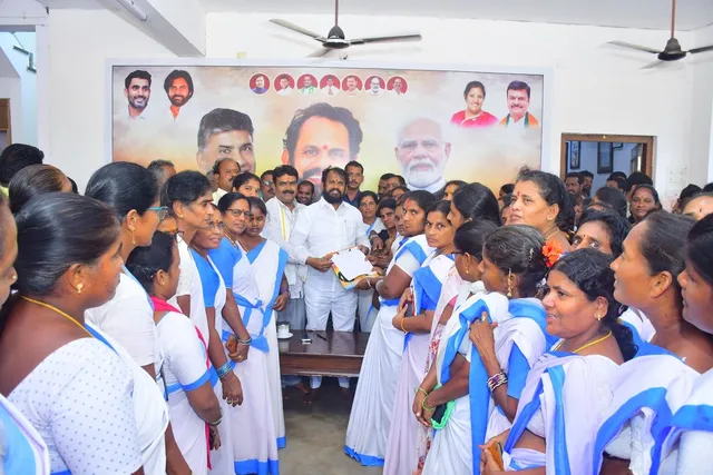 ఆశా కార్యకర్తల సమస్యలు పరిష్కరించాలని ఎమ్మెల్యే కు వినతి
