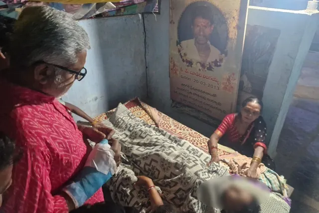 ఆటో డ్రైవర్ శంకర్ మృతి.. నివాళులర్పించిన మంథని మాజీ ఎమ్మెల్యే