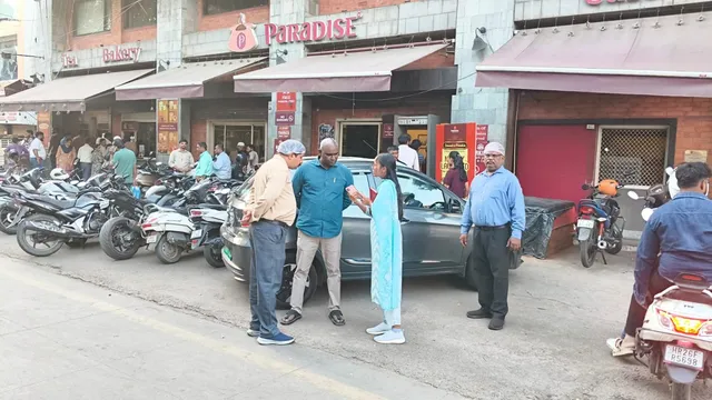 నీటి వృథా.. ప్యారడైజ్‌ హోటల్‌కు జరిమానా