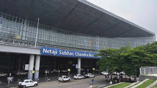 కోల్‌క‌తా ఎయిర్‌పోర్టుకు బాంబు బెదిరింపు