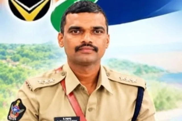 నామినేషన్ల వద్ద గుమికూడవద్దు - ఎస్పీ చక్రవర్తి
