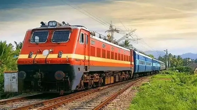 దసరా, దీపావళికి ప్రత్యేక రైళ్లు