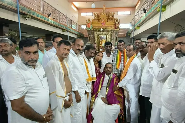వాసవి మాత అమ్మవారిని దర్శించుకున్న మాజీ మంత్రి