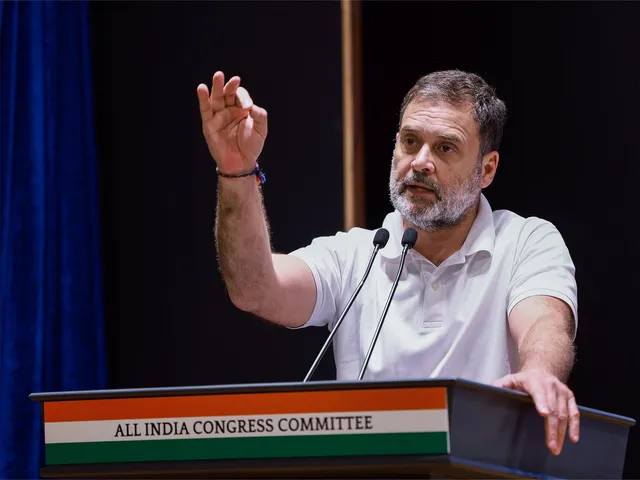 మిస్టర్‌ మోదీ.. మిమ్మల్ని కమ్మేస్తాం: రాహుల్ గాంధీ