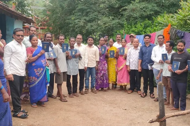 ఘనంగా పట్టాల పంపిణీ ఘనంగా పట్టాల పంపిణీ