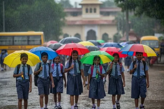 அர்னாப் புயல்: புதுச்சேரி ஏனாமில் பள்ளிகளுக்கு 2 நாட்கள் விடுமுறை