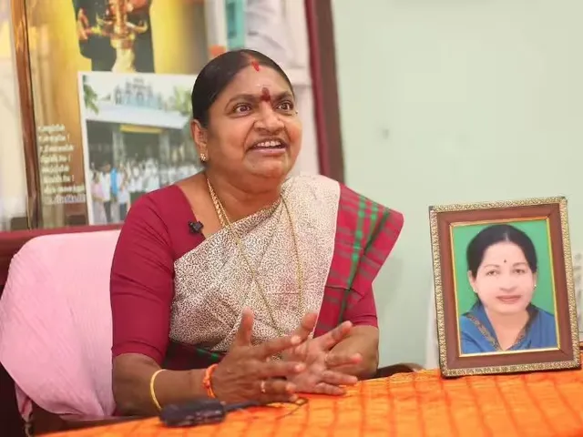 அதிமுக முன்னாள் அமைச்சர், பிரச்சார பீரங்கி பா.வளர்மதி