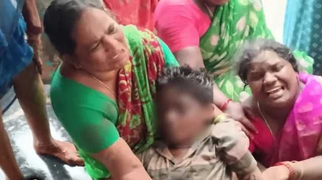 విషాదం.. భారీ వర్షానికి గోడ కూలి బాలుడు మృతి