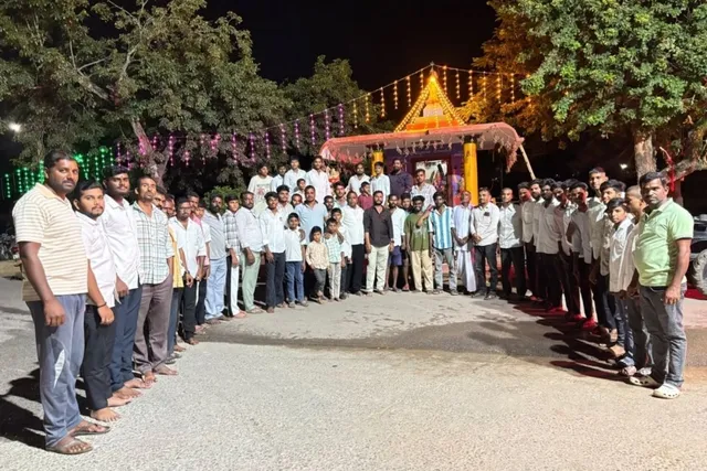 హుస్సేనాబాద్‌లో దుర్గామాతకు ఘన స్వాగతం