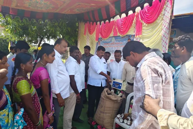 కల్హేర్ మండలంలో వరి ధాన్యం కొనుగోలు కేంద్రం ప్రారంభం