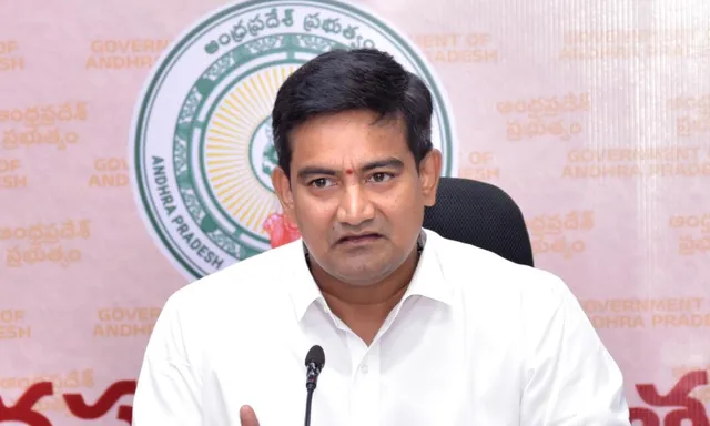 బ్యాంకులకు వరుస సెలవులు.. పెన్షన్ల పంపిణీపై క్లారిటీ
