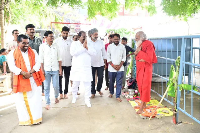 త్రిపురాంతకం ఆలయంలో ఎమ్మెల్సీ సోము వీర్రాజుకు ఘన స్వాగతం