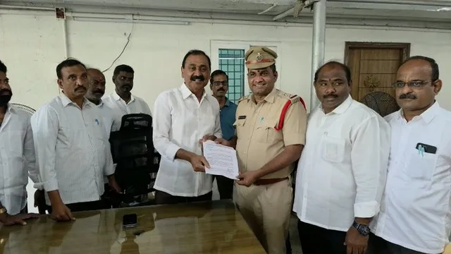 భూమన కరుణాకర్ రెడ్డికి నోటీసులు