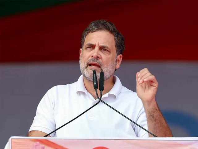 యూపీఐ లావాదేవీలపై రాహుల్ గాంధీ ఫైర్