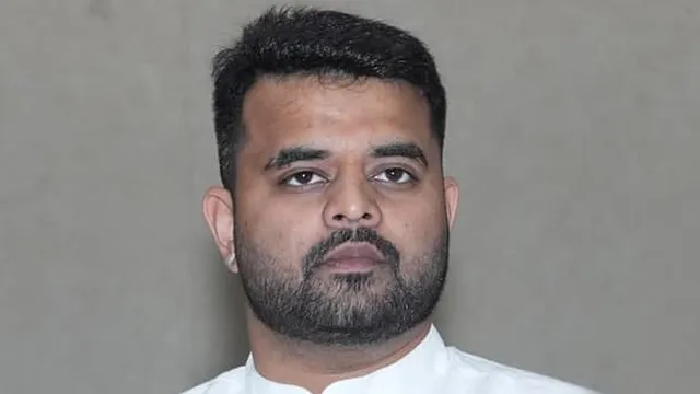 మాజీ ఎంపీ ప్రజ్వల్ ఫోన్ లో 140+ పోర్న్ వీడియోలు: ఫోరెన్సిక్