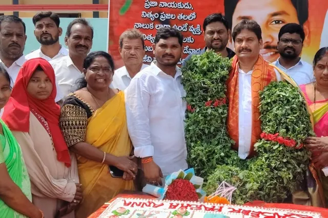 కొత్తగూడెంలో ఘనంగా షాబీర్ పాషా పుట్టినరోజు వేడుకలు
