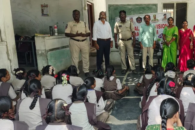 ఎక్కడైనా బాల్య వివాహాలు జరిగితే 1098 కు సమాచారం ఇవ్వండి