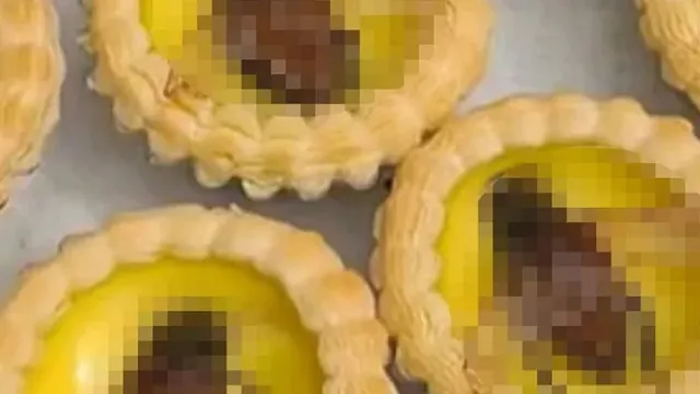 சீனாவில் கரப்பான் பூச்சி வடிவத்தில் வினோத பலகாரம் அறிமுகம்