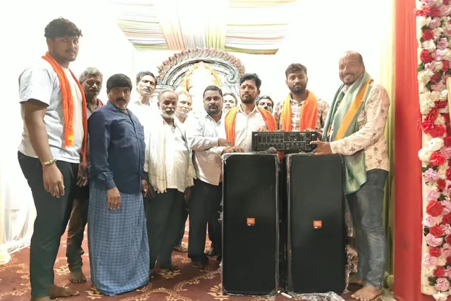 ఉత్సవాల అవసరానికి సౌండ్ సిస్టమ్ అందజేత