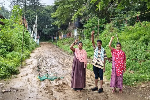 నిన్నిమామిడిలో సీసీ రోడ్డు నిర్మించాలి