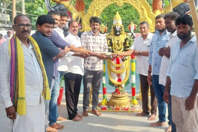 కాళ్లకూరు స్వామివారి గుడికి రూ. 6 లక్షల విరాళం