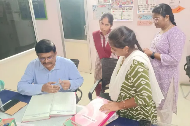 గిరిజన హాస్టల్‌లో డీఎంహెచ్‌ఓ ఆకస్మిక తనిఖీ