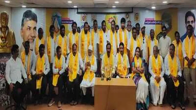 టీడీపీలో చేరిన వైసీపీ మాజీ ఎమ్మెల్యే అప్పలనాయుడు
