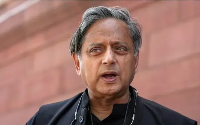 ఎన్నికల సంఘంపై విశ్వాసం పెంచలేరు: శశి థరూర్
