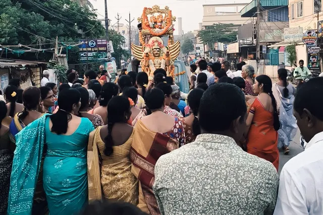 చాగల్లులో గరుడ వాహనంతో గ్రామత్సవం చాగల్లులో గరుడ వాహనంతో గ్రామత్సవం