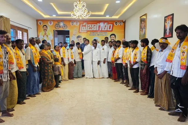 టీడీపీలో 20 కుటుంబాలు చేరిక