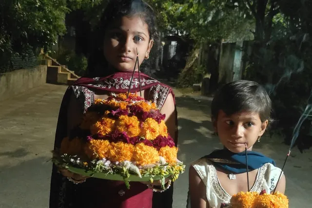రామగుండంలో బతుకమ్మ వేడుకలు: సంస్కృతికి ప్రతీకగా మహిళల సందడి