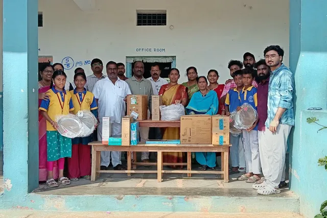 పెగడపల్లి: ప్రభుత్వ పాఠశాలకు కంప్యూటర్ లు అందజేత